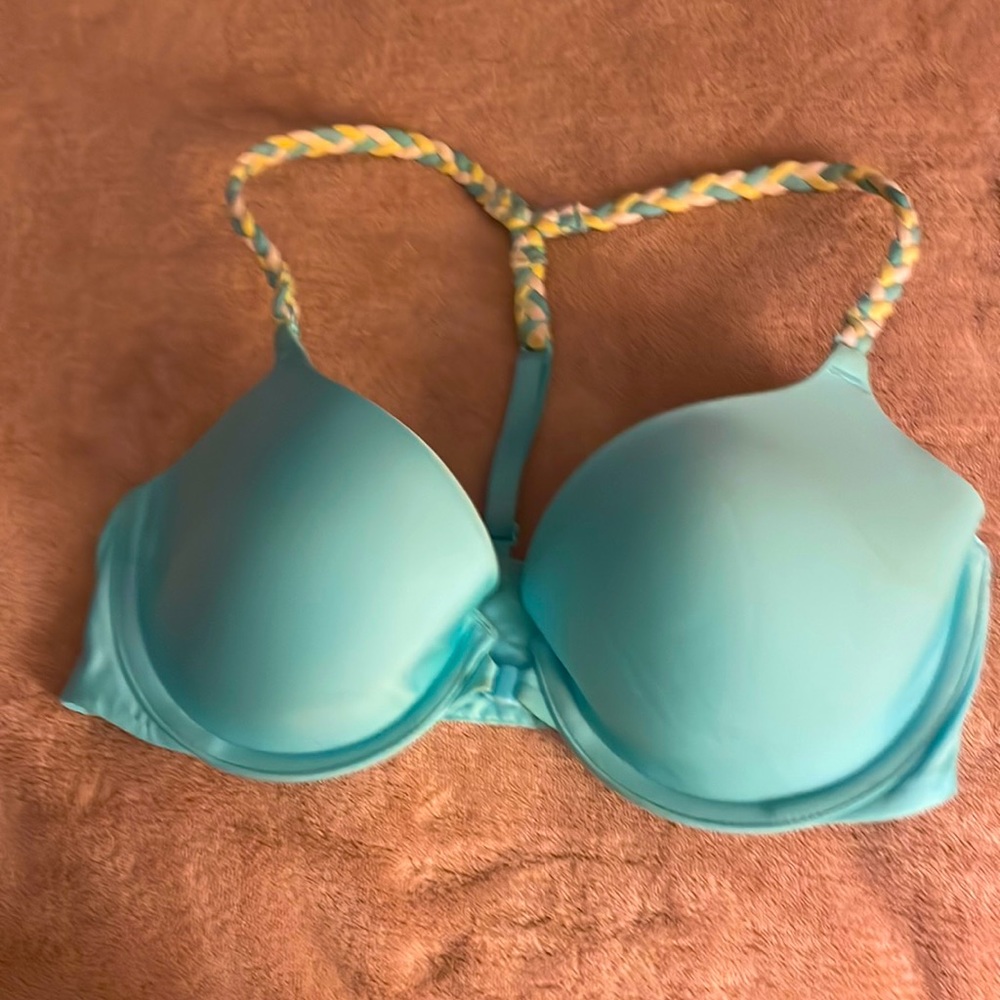 🍁VS Demi padded bra Size 32D